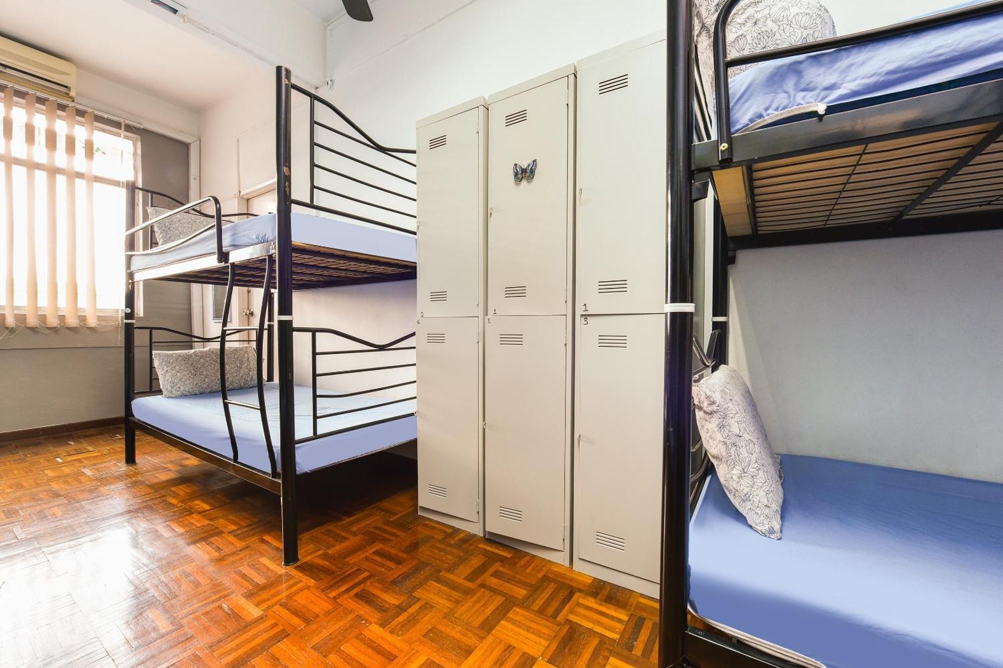 Spot On 89872 Kuantan Backpackers Hotel Exterior foto