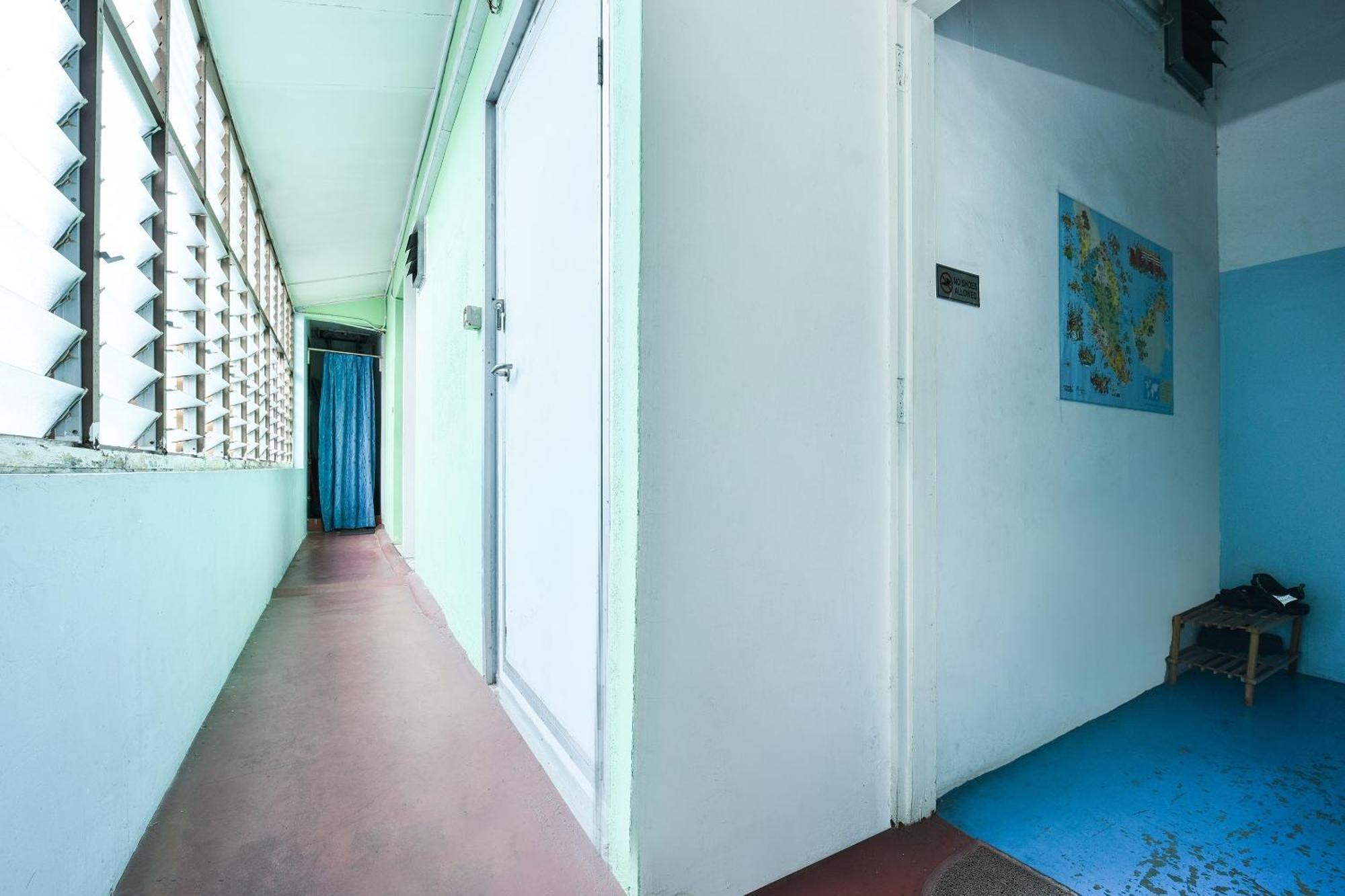 Spot On 89872 Kuantan Backpackers Hotel Exterior foto